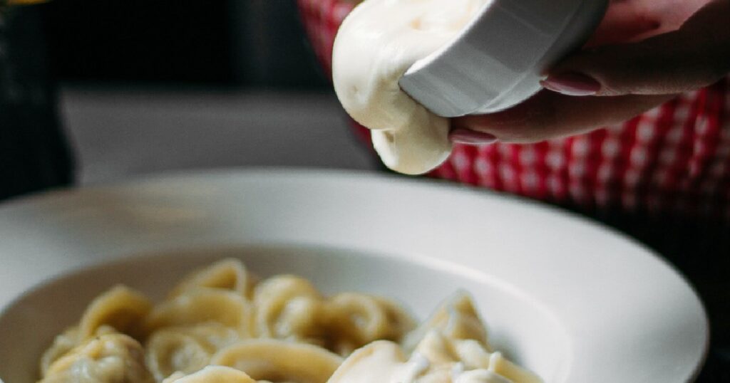 Kermaisen Vispatun Alfredo-Kastikkeen Muunnelmia