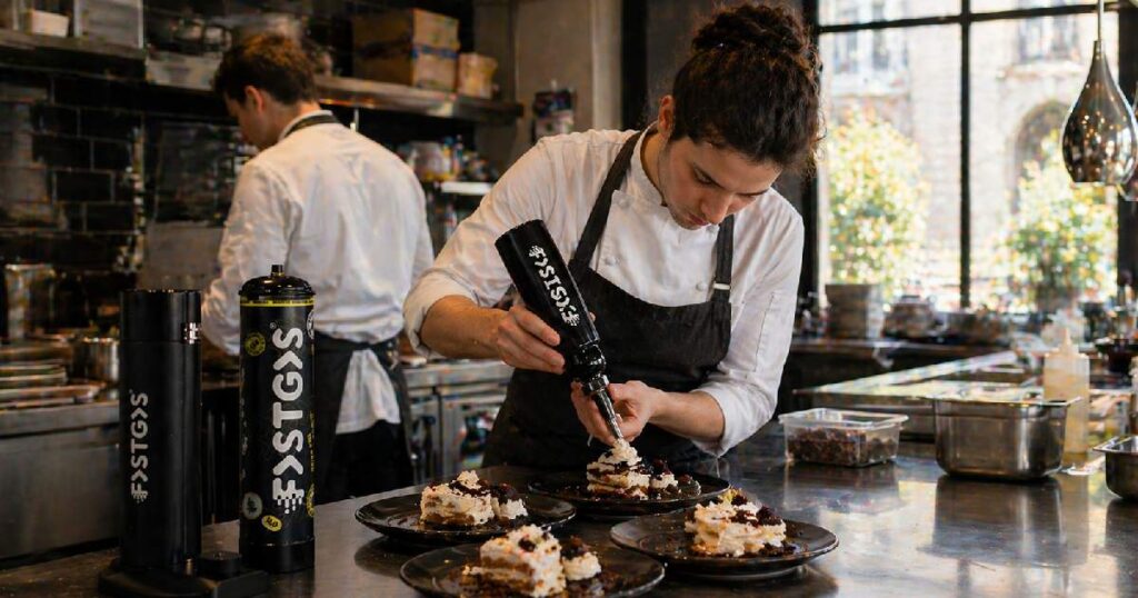 Comment les Professionnels HORECA Parisiens Utilisent les Cartouches de Crème et le Gaz N₂O